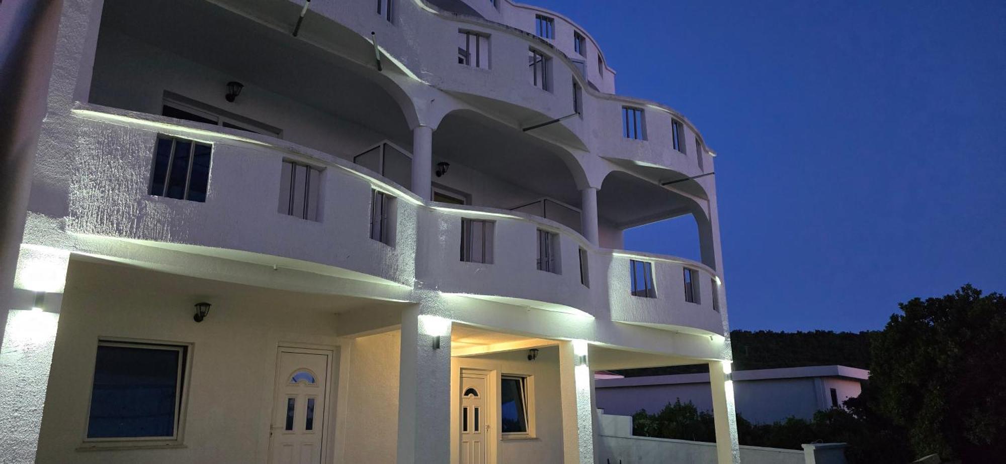 אוטייהא Villa Miki מראה חיצוני תמונה