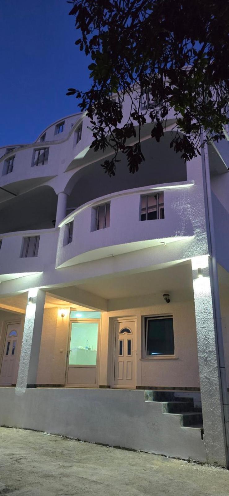 אוטייהא Villa Miki מראה חיצוני תמונה